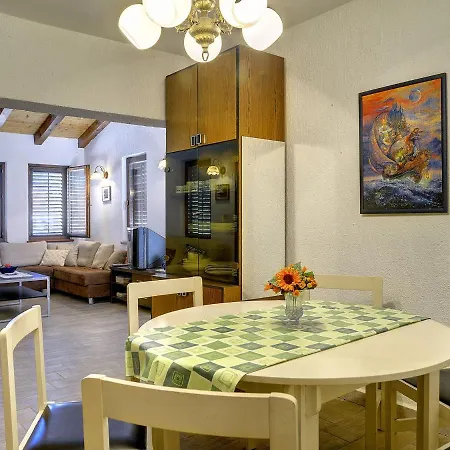 Holiday home With Swimming Pool Near Centre *